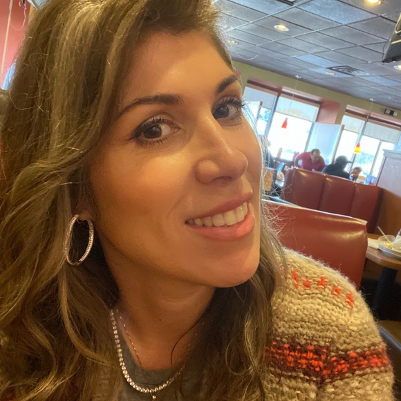 Meet your Posher, Aimee - Picture 3 of 3